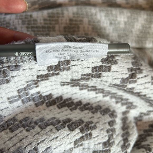 Throw Blanket - Picture 10 of 10